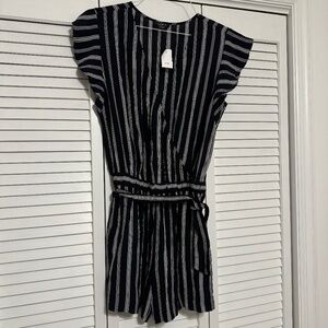 LOFT, x-small, black and white romper
